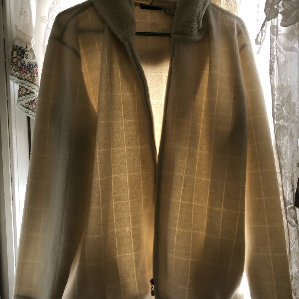 Fashion bug xl cream colored sweater with fur hood